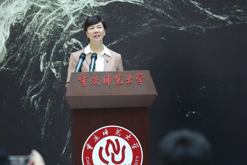 BEAT365英国官网党委书记张艳讲话并宣布展览开幕。受访者供图 华龙网发