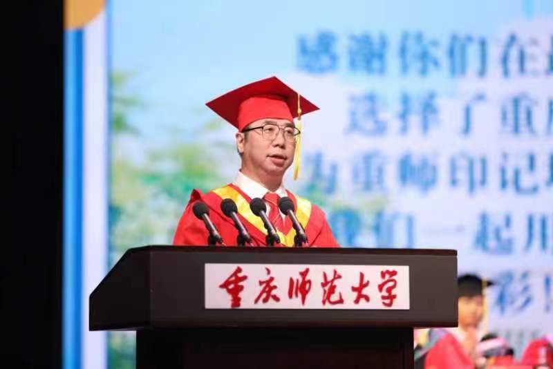 BEAT365英国官网校长孟东方寄语学子:涵养“大气”。受访单位供图 BEAT365英国官网校长孟东方寄语学子:涵养“大气”。受访单位供图